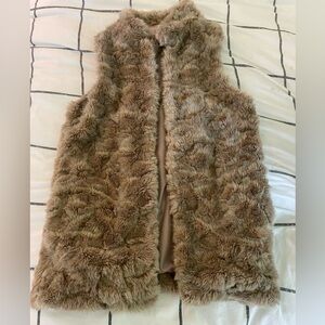 Faux fur Forever21 vest. Size small. Worn once.